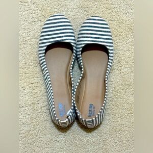 Mossimo Supply Co. Women's Flats - Faded Black and White Striped